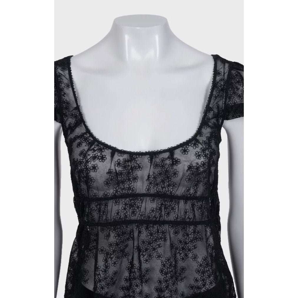 Chanel Chanel Elegant Black Lace Top with Bow - Size S / FR36 Pre-owned Black Lace Good - Model View