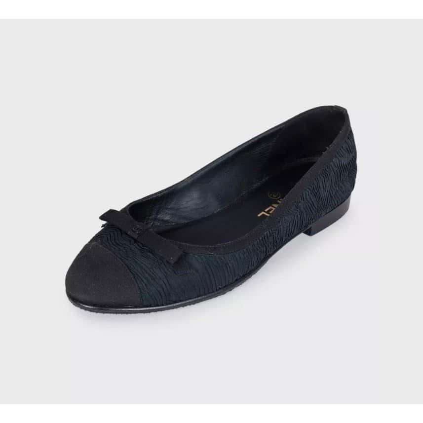 Chanel Chanel Black Textile Ballerina Flats with Bows, Size 38.5 Pre-owned Black Leather Good - Inside View