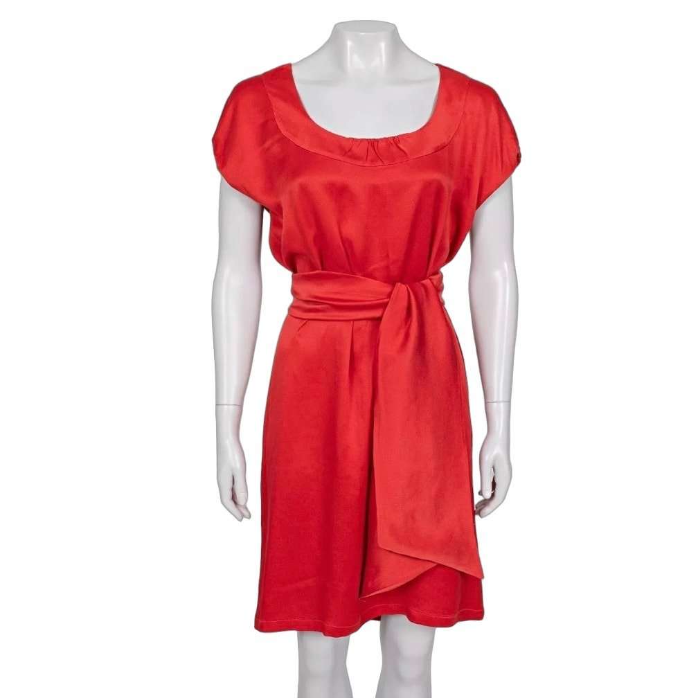 Saint Laurent Saint Laurent Red Silk Dress - Size M pre-owned Red Silk Good condition - Front View