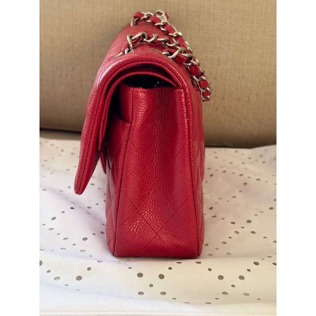 Chanel Chanel Timeless Medium 25 Red Grained Caviar Leather Flap Bag Pre-owned Red Leather Good condition - Model View