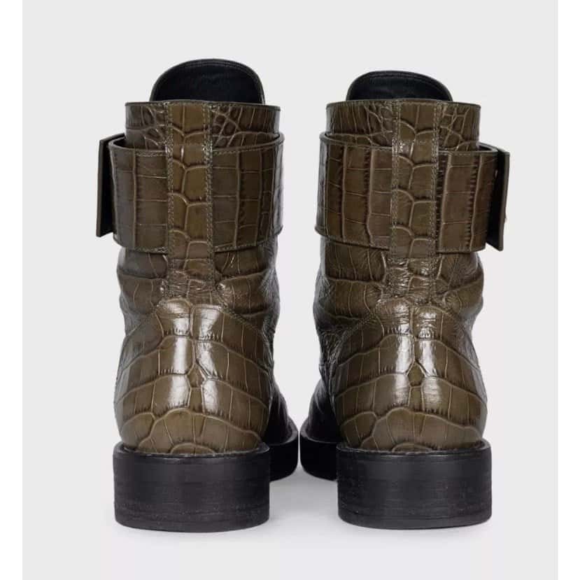 Louis Vuitton Louis Vuitton Crocodile Print Lambskin Leather Boots - Size 38 pre-owned Gold Leather Good condition - Model View