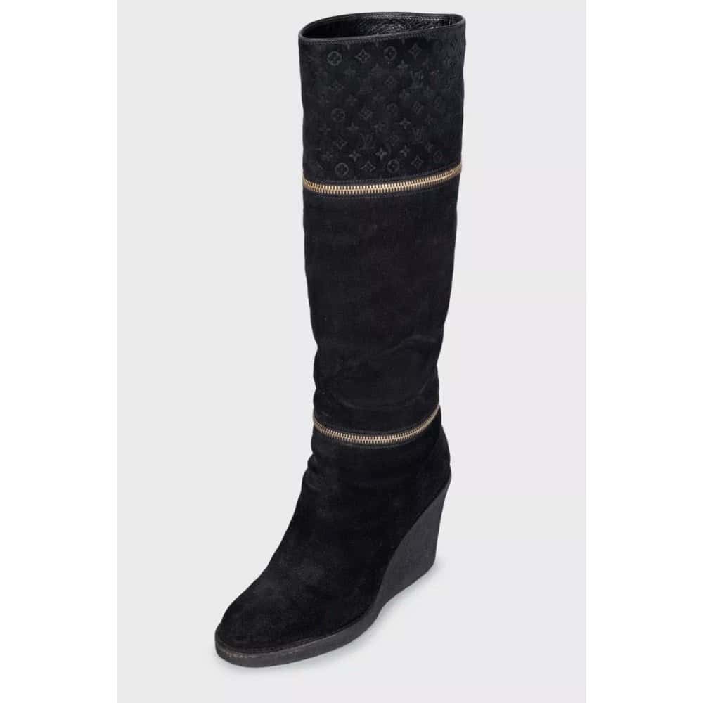 Louis Vuitton Louis Vuitton Black Suede Wedge Ankle Boots - Size 38.5 Pre-owned Black Suede Good condition - Inside View