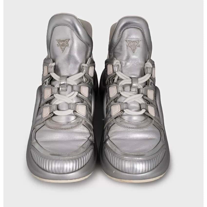 Louis Vuitton Louis Vuitton Silver Platform Sneakers - Size 41 pre-owned Silver Leather Good condition - Back View