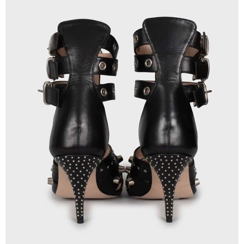 Gucci NWB Elegant Gucci Black Leather Studded Wedge Heels Sz. 39 Pre-owned Black Leather Never worn - Model View