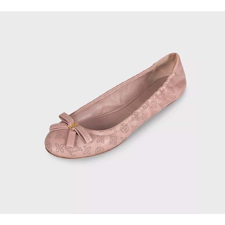 Louis Vuitton Louis Vuitton Pink Perforated Leather Flats - Size 40 Pre-owned Pink Leather Good condition - Inside View