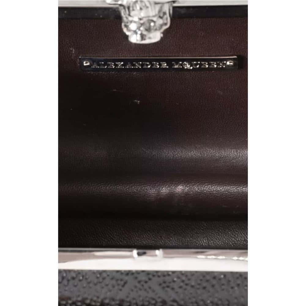 Alexander McQueen Alexander McQueen Black Leather Skull Clutch Bag Pre-owned Black Leather Good condition - Model View