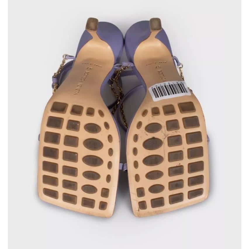 Bottega Veneta Bottega Veneta Purple Leather Chain Sandals, Size 37 Pre-owned Purple Leather Good condition - Box View