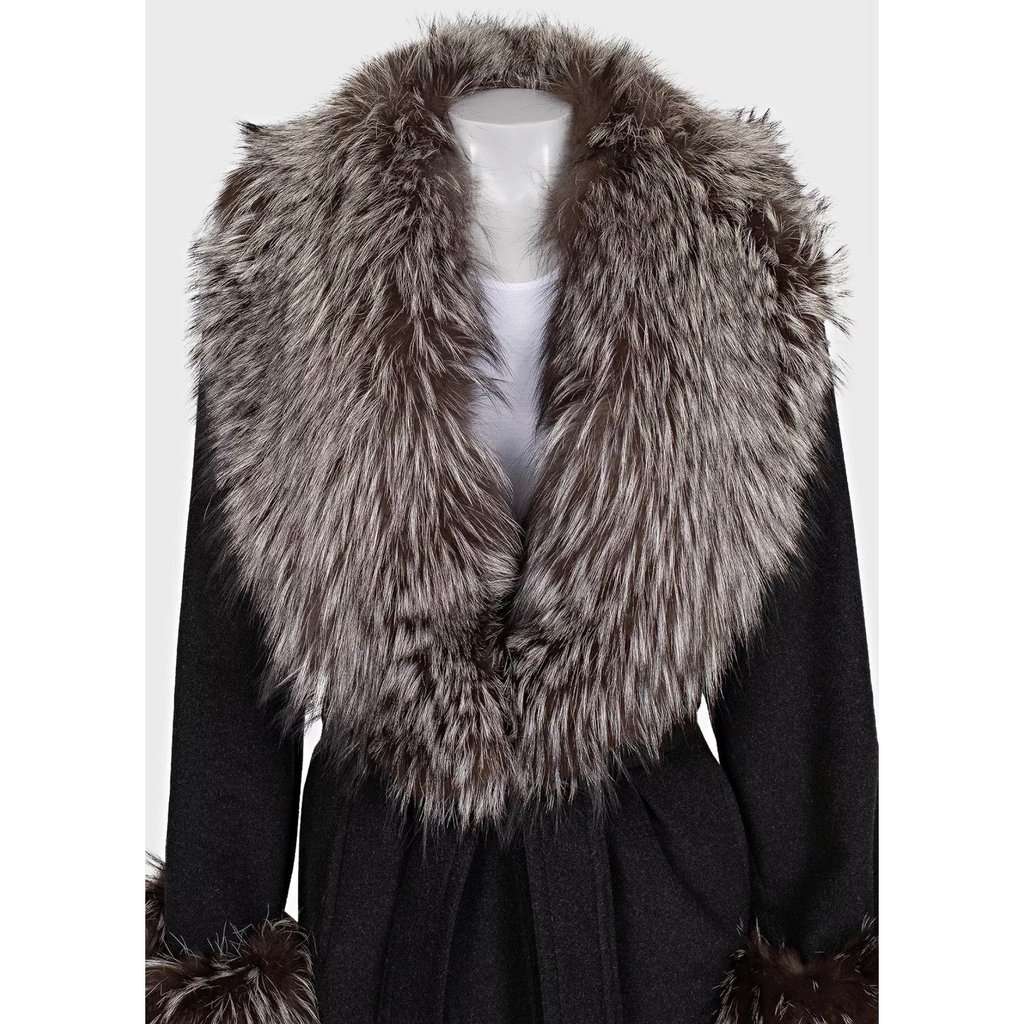 ZILLI Zilli Grey Coat with Detachable faux Fur Trim - Size L Pre-owned Grey Good condition - Model View