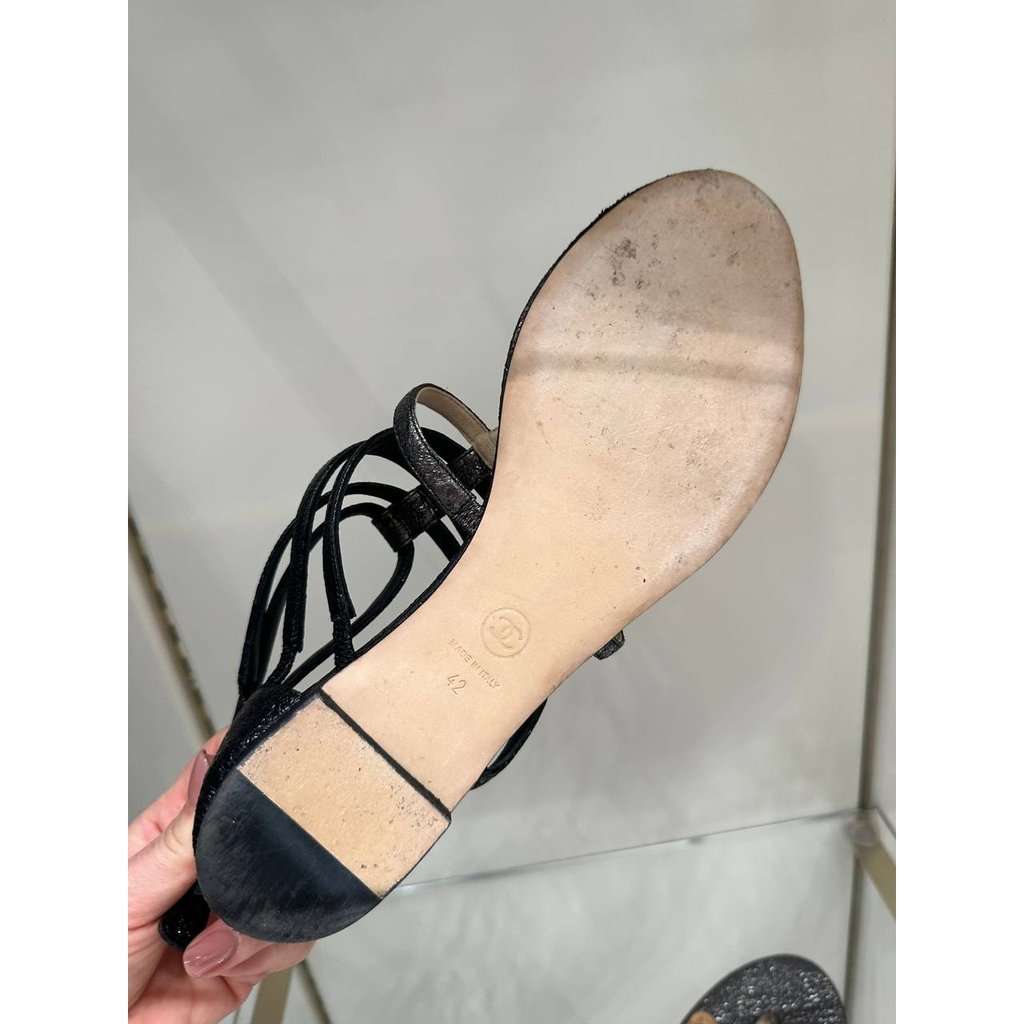 Chanel CHANEL T-Strap Metallic Gunmetal Zip Sandals Size 42 pre-owned Black Leather Good condition - Inside View