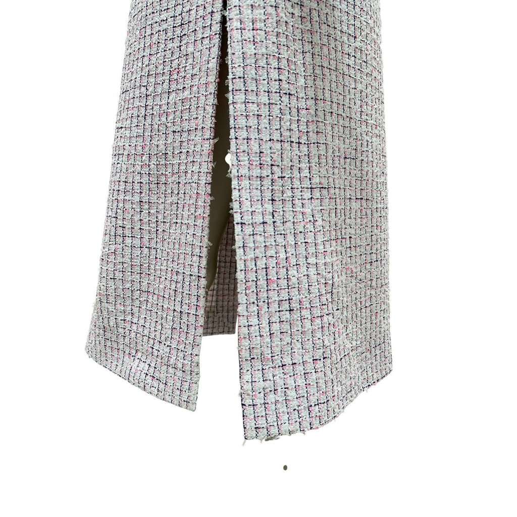 Chanel CHANEL Light Pink & White Fantasy Tweed Dress Sz.38 pre-owned White Tweed Good condition - Model View