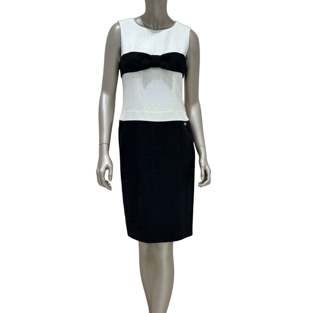 Chanel CHANEL S/S 2009 Black & White Tweed Bow Dress sz.38 Pre-owned Black Tweed Good condition - Front View