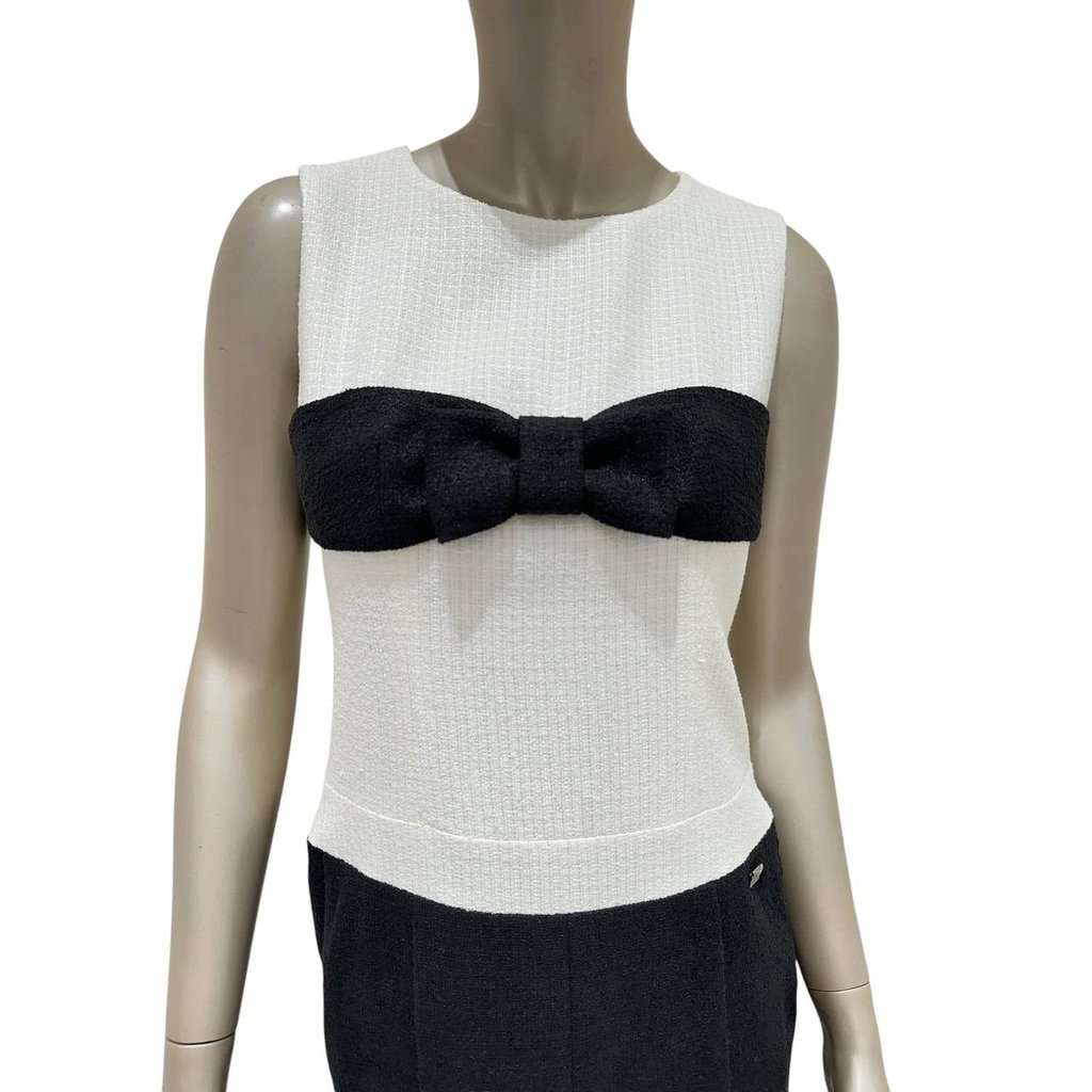 Chanel CHANEL S/S 2009 Black & White Tweed Bow Dress sz.38 Pre-owned Black Tweed Good condition - Box View