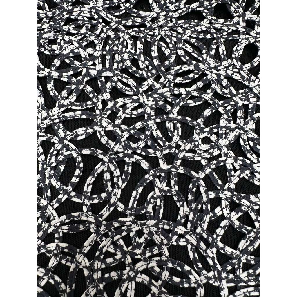 Chanel Chanel Black & White Lace Two-Piece Suit Sz.36 Pre-owned Black Lace Good condition - Model View