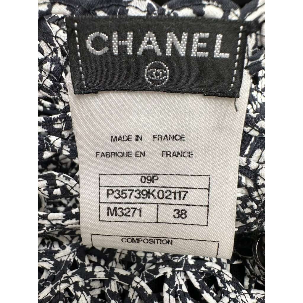 Chanel Chanel Black & White Lace Two-Piece Suit Sz.36 Pre-owned Black Lace Good condition - Box View