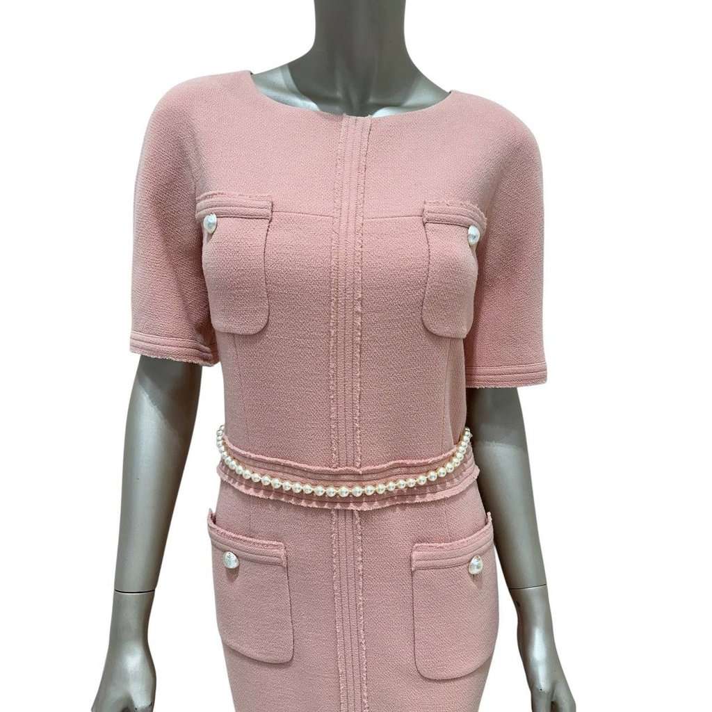 Chanel Chanel Pink Wool Dress - Runway 2012 Collection sz.38 pre-owned Pink Wool Good condition - Back View