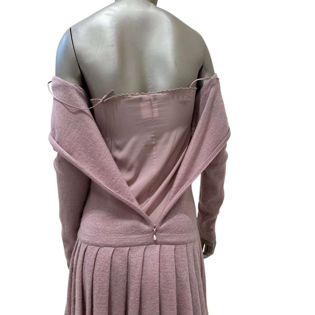 Chanel CHANEL 2014 Pink & White Pearl Mohair-Cashmere Dress Sz.38 pre-owned White Wool Good condition - Model View