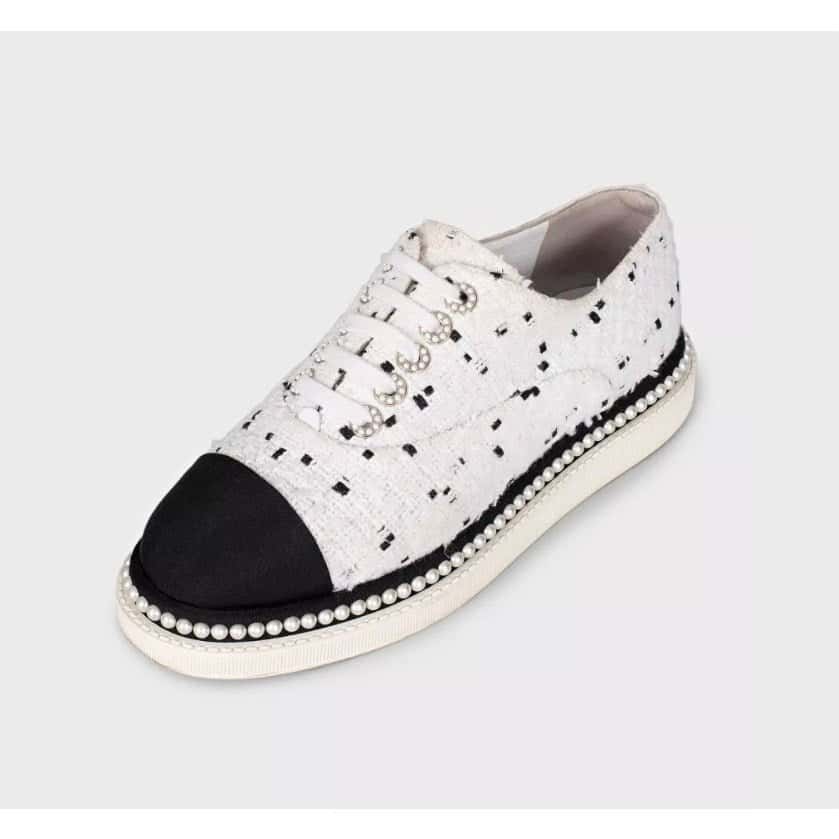 Chanel Chanel White Textile Sneakers with Contrasting Toe Sz.36 Pre-owned White Leather Good condition - Inside View