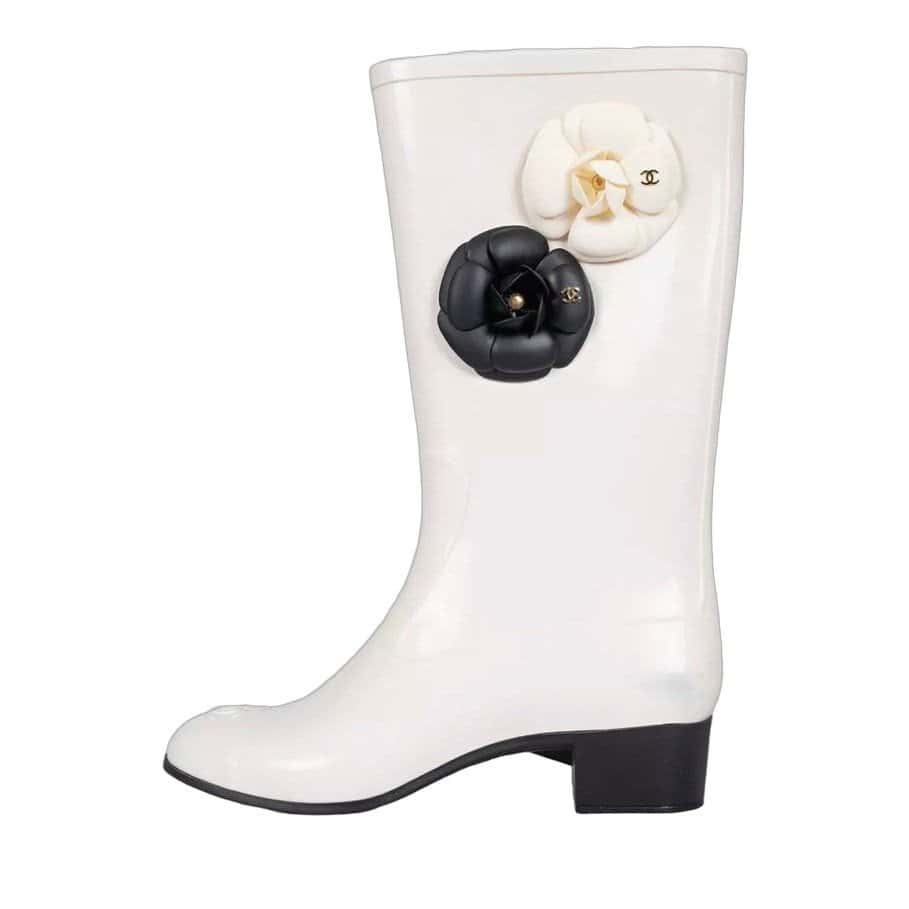 Chanel Chic Chanel White Rubber Boots Size 36 Pre-owned White Good condition - Front View