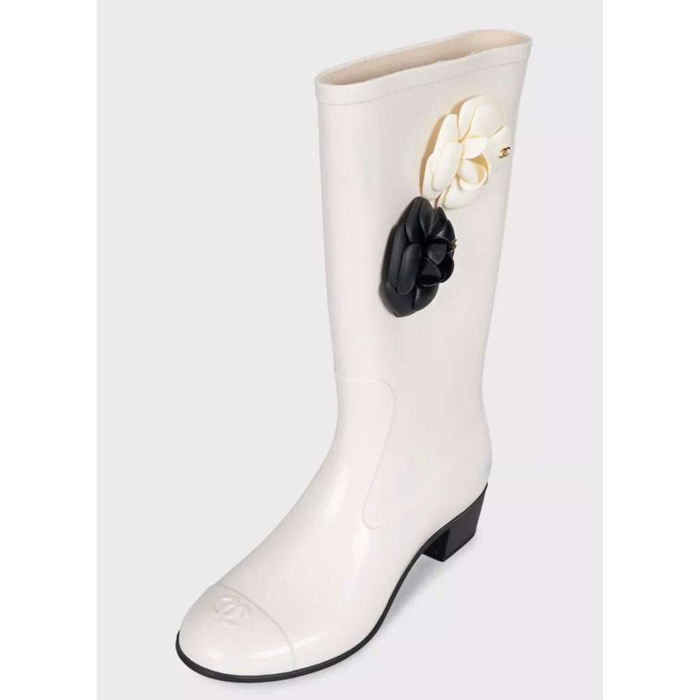 Chanel Chic Chanel White Rubber Boots Size 36 Pre-owned White Good condition - Inside View