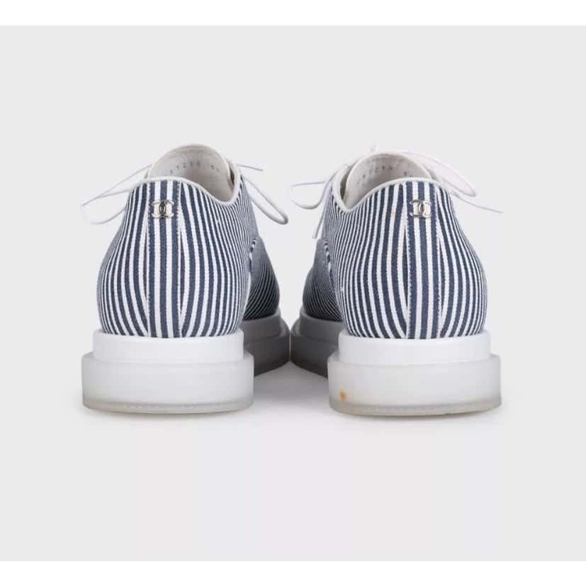 Chanel Chanel White Striped Leather & Textile Sneakers - Size 38 Pre-owned White Leather Good condition - Model View
