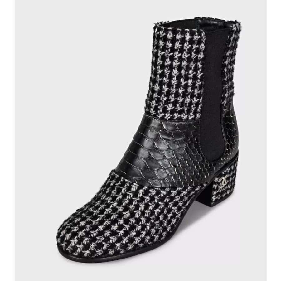 Chanel Chanel Tweed Ankle Boots, Size 38.5 Pre-owned MultiColor Tweed Good condition - Inside View