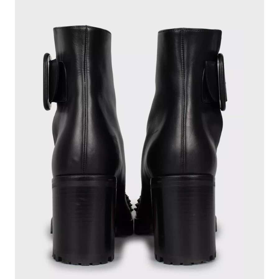 Christian Louboutin Christian Louboutin Olivia Black Leather Ankle Boots Sz.40 Pre-owned Black Leather Good condition - Model View