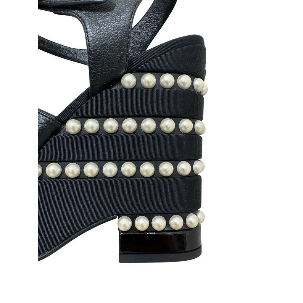 Chanel Chanel 2019 Black CC Logo Faux Pearl Platform Sandals Sz.38.5 Pre-owned Black Leather Good condition - Box View
