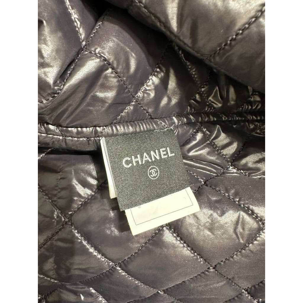 Chanel Chanel Navy Quilted  Decorative Appliqué Vest Sz.38 Pre-owned Navy Good condition - Box View