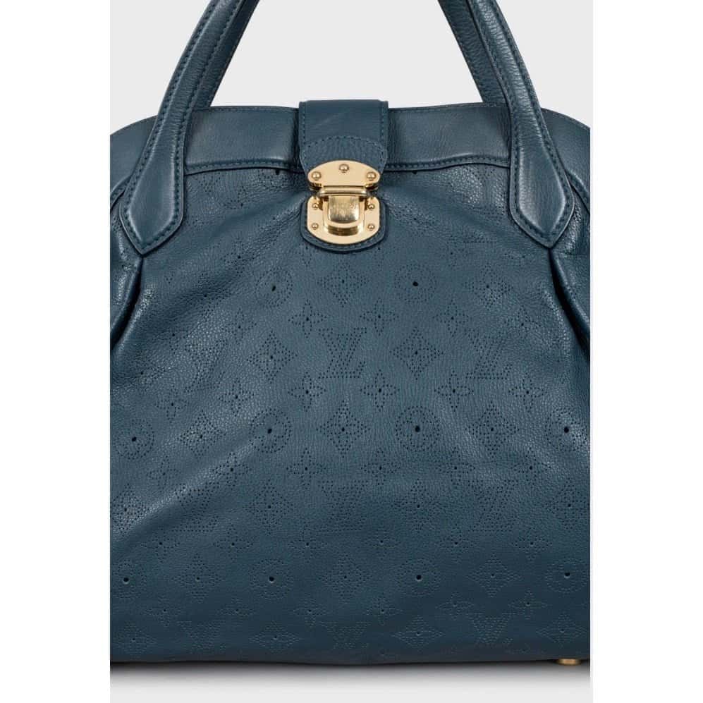 Louis Vuitton Louis Vuitton Mahina Leather Bag Pre-owned Blue Leather Good condition - Box View