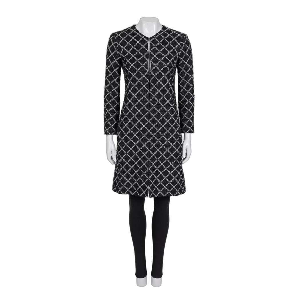 Chanel NWOT Chanel Black Printed Coat  EU34/XS Pre-owned Black Never worn - Front View