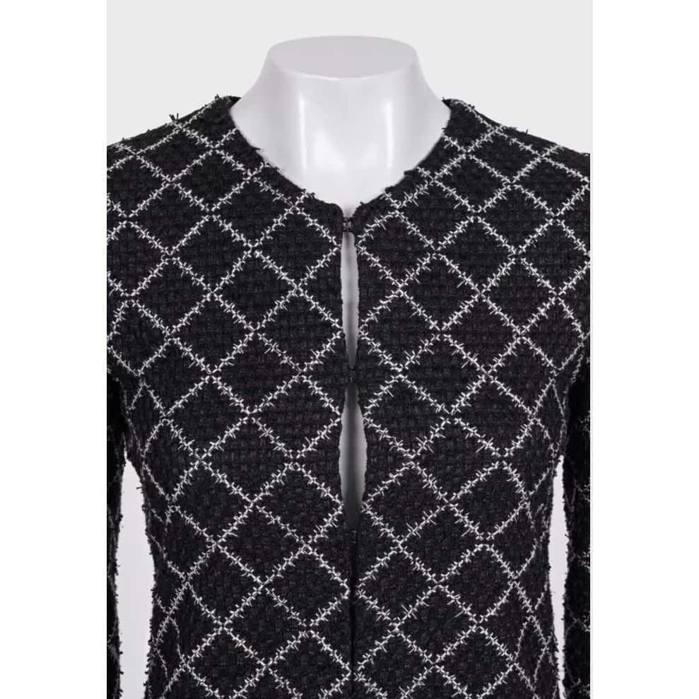 Chanel NWOT Chanel Black Printed Coat  EU34/XS Pre-owned Black Never worn - Model View