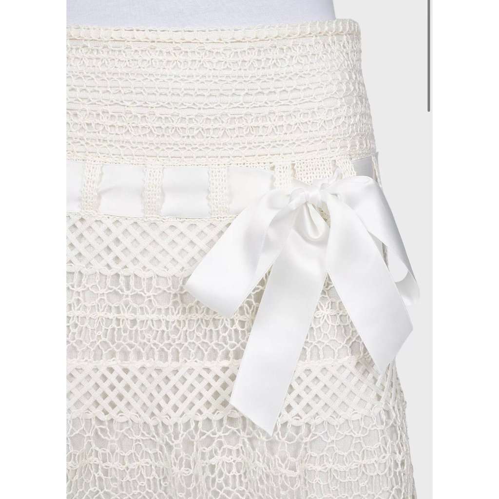 valentino NWOT Valentino White Lace Skirt  Sz.S pre-owned White Lace Never worn - Back View