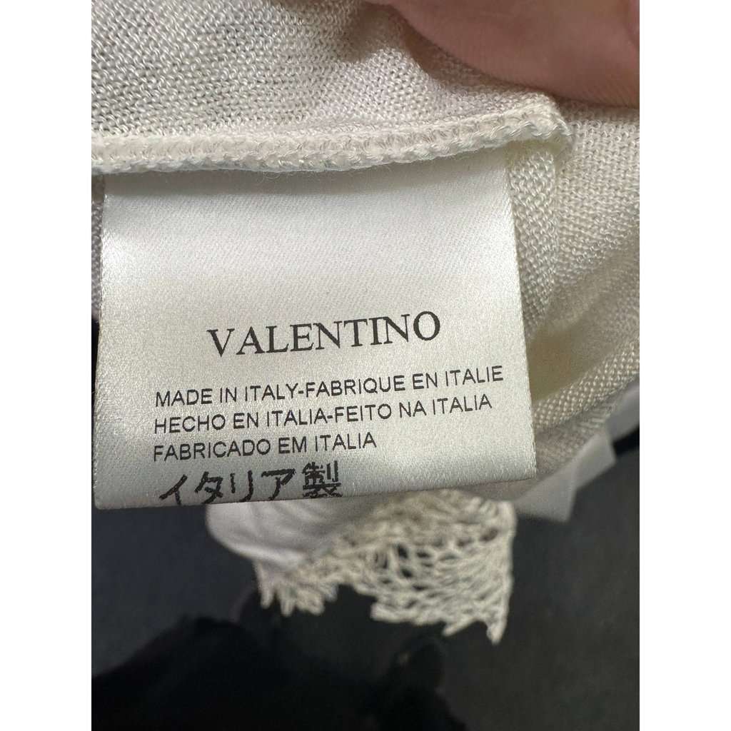 valentino NWOT Valentino White Lace Skirt  Sz.S pre-owned White Lace Never worn - Box View