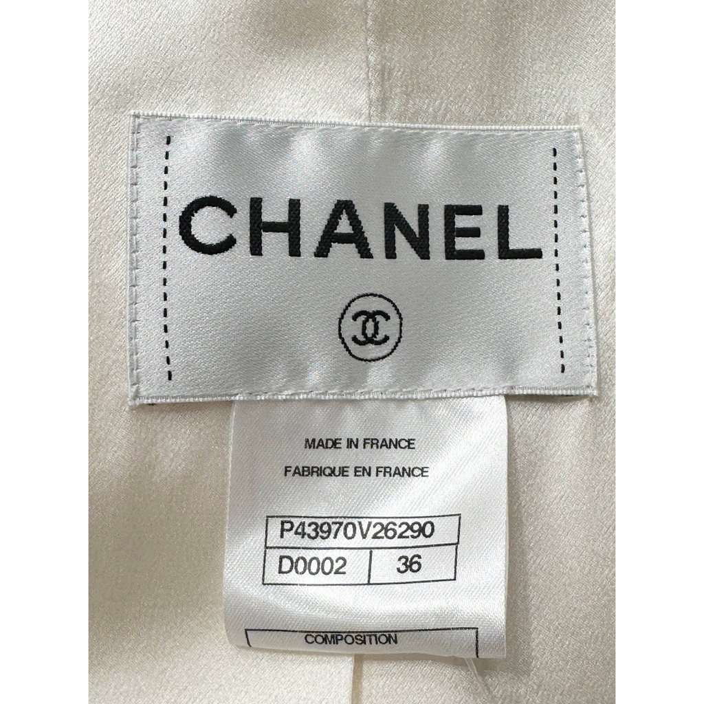 Chanel Chanel Beige Silk Coat Jacket - FR36/S Beige Silk Good - Model View