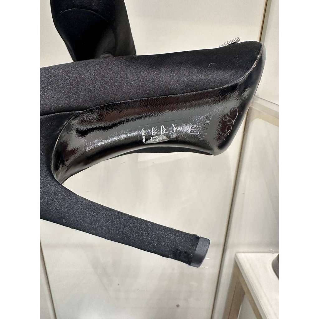 Roger Vivier Roger Vivier Black Satin Crystal Buckle Heels Sz.39 pre-owned Black Satin Good - Box View