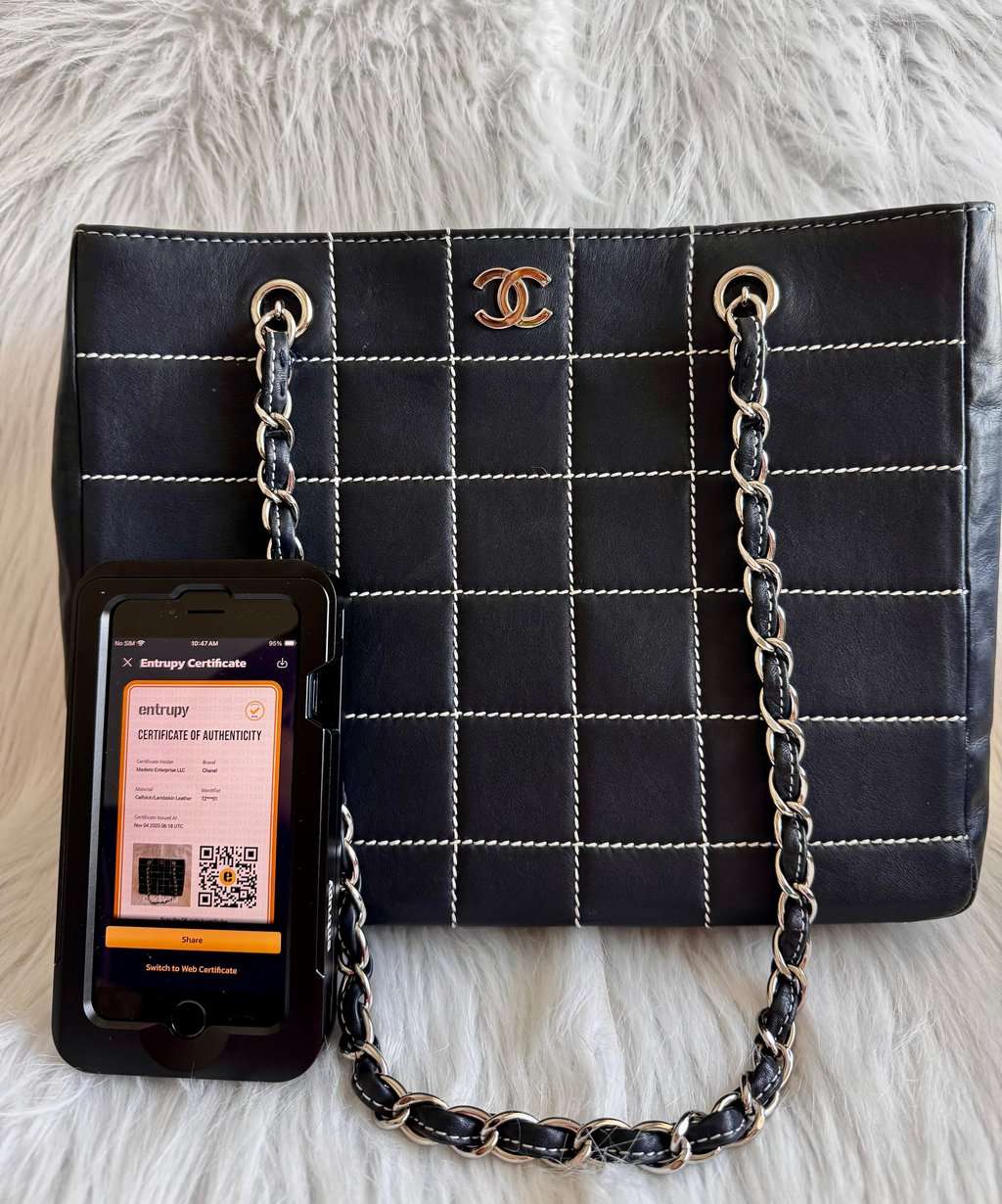 Chanel Choco Bar Wild stitch leather chain tote Navy Leather Good - Inside View