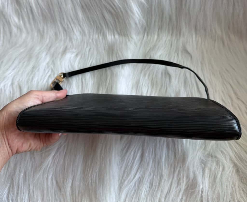Louis Vuitton Epi Pochette Accessoires Black Shoulder Bag Black Leather Good - Inside View