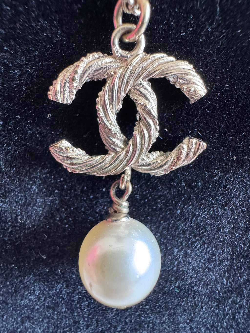 Chanel CC Crystal Pearl Gold Tone Pendant Necklace Gold Lace Good - Model View
