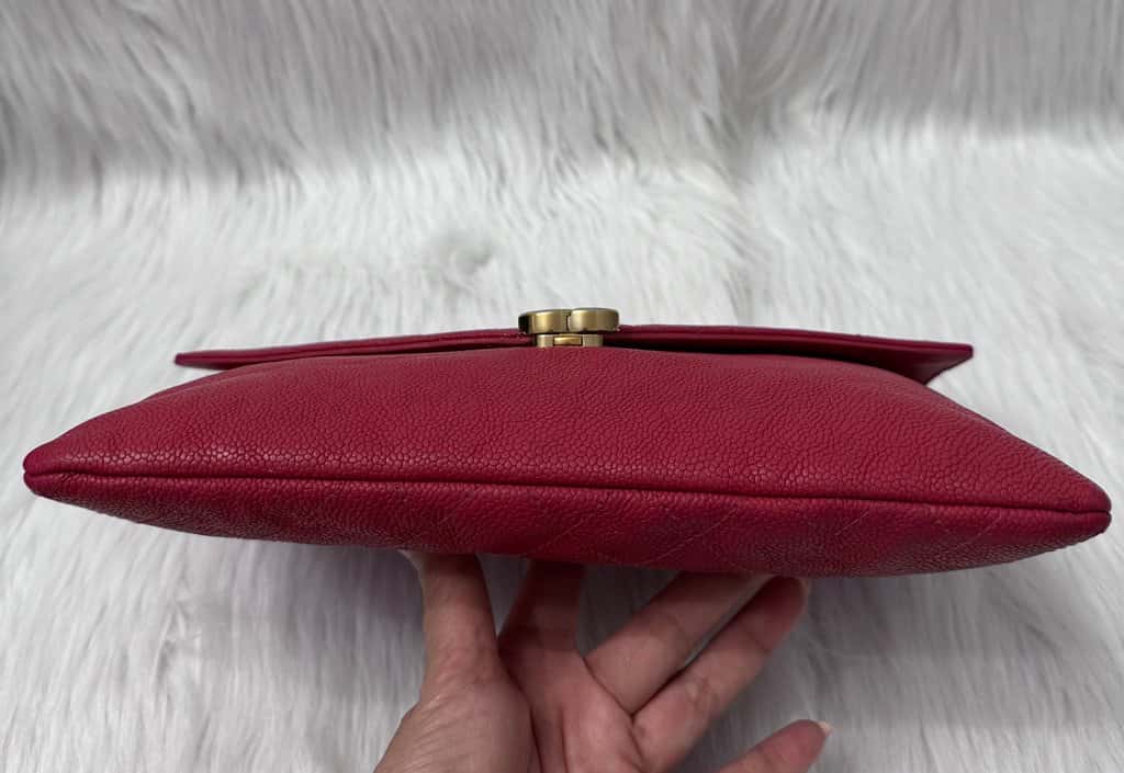 Chanel Paris Cuba Quilted Caviar Envelope clutch bag Pink Leather Good - Model View