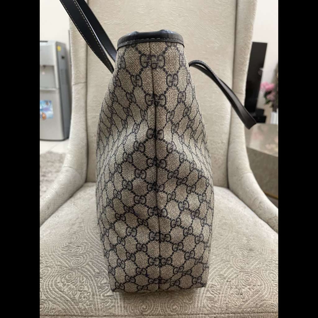 Gucci GG SUPREME TOTE BAG Blue Canvas Good condition - Model View