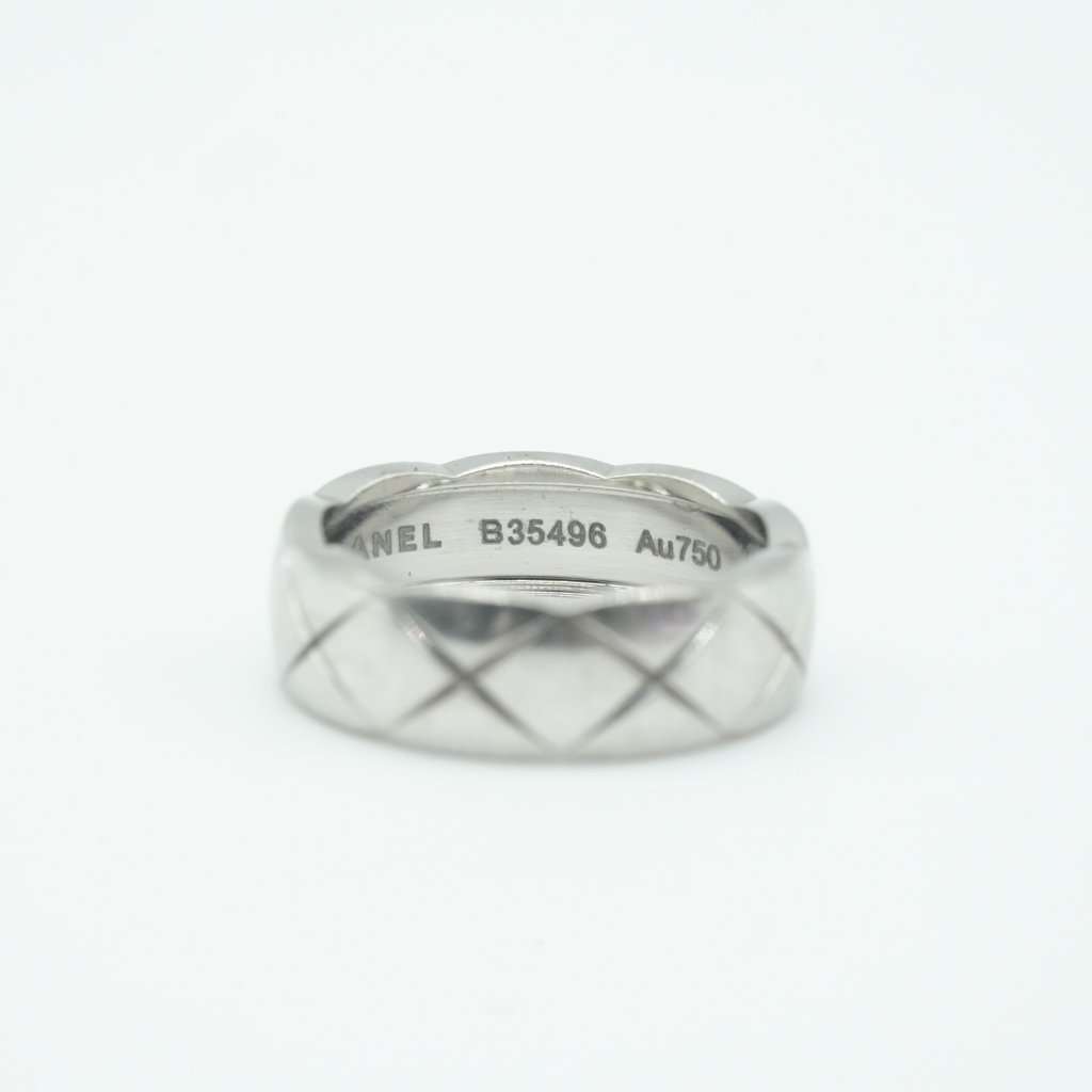 Chanel Coco Crush White White Gold Good - Model View