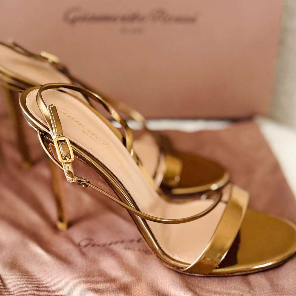 Gianvito Rossi Manhattan metallic gold sandals Gold Leather Very good condition - Back View