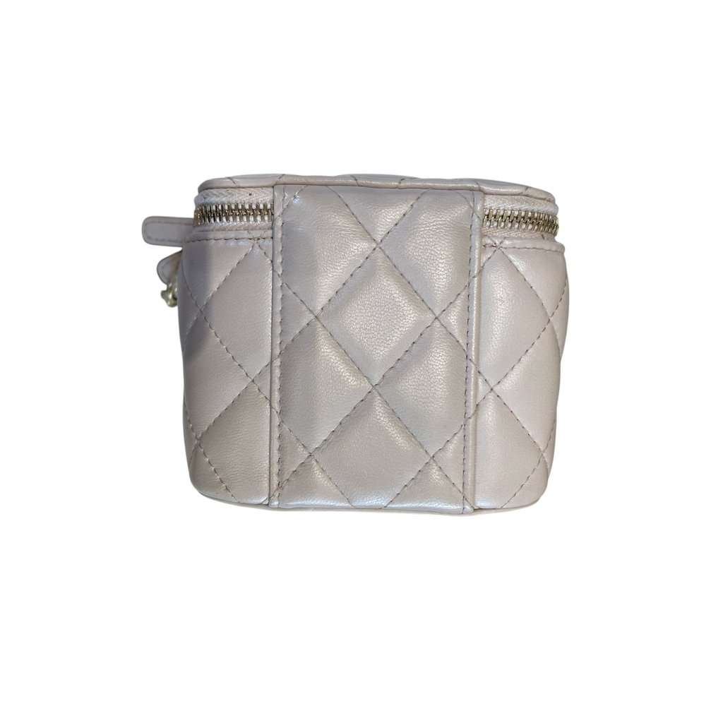 Chanel Mini Vanity Purple Leather Very good - Model View
