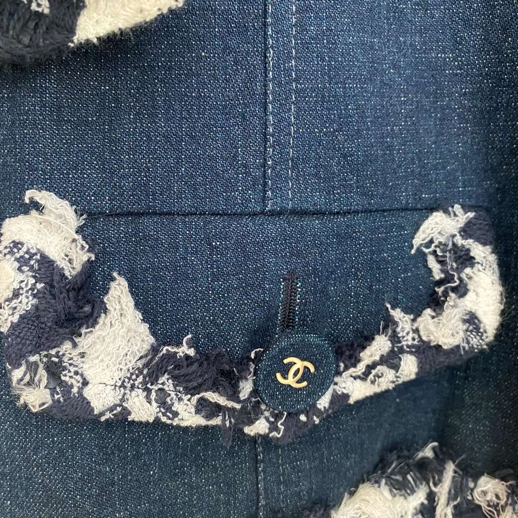 Chanel Twill Trim Denim Jacket Blue Denim Very good condition - Inside View
