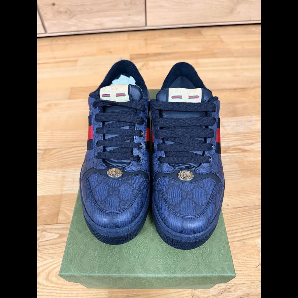 Gucci Screener Navy Leather Never worn - Model View