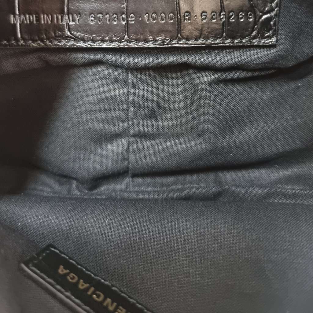 Balenciaga Croc Xs Le Cagole Black Leather Never worn - Model View