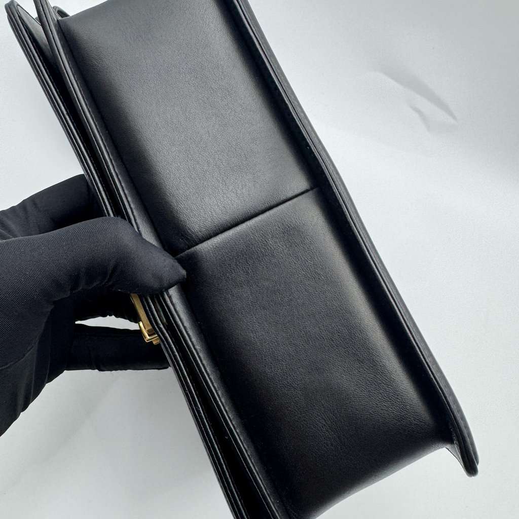 Chanel Boy Black Leather Good - Inside View