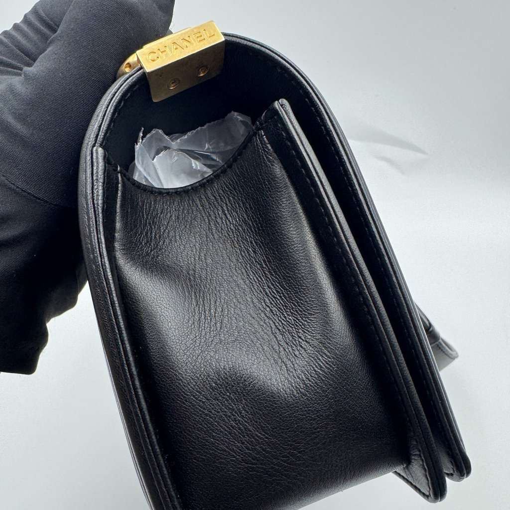 Chanel Boy Black Leather Good - Box View