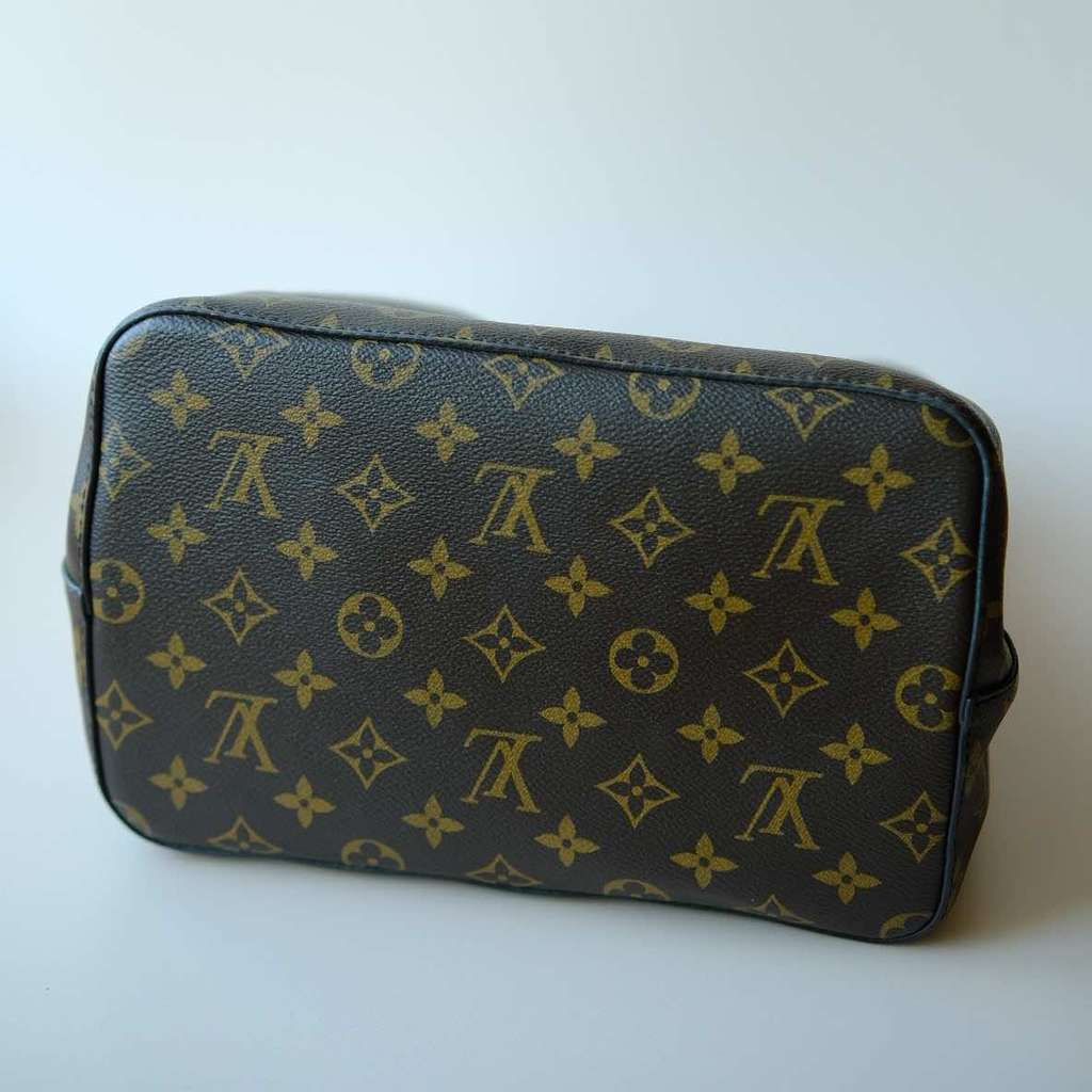 Louis Vuitton NeoNoe MM Canvas Pink Canvas Gold Very good - Inside View