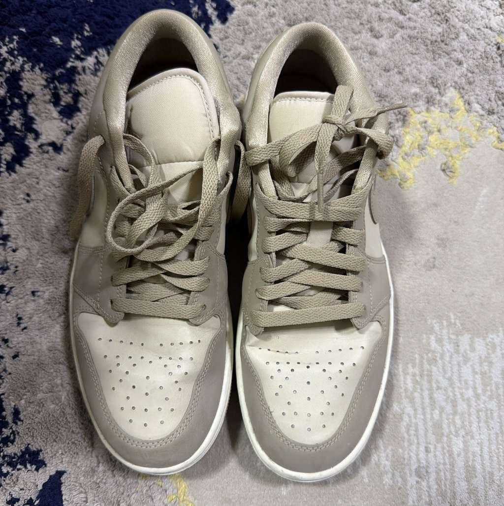Nike Trainers Beige Leather Never worn - Inside View